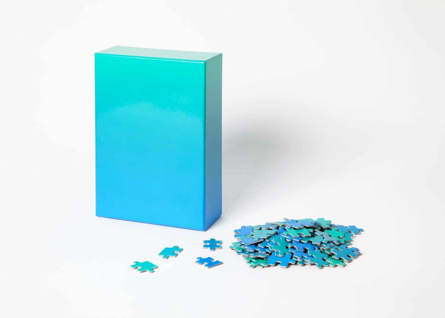 Gradient Puzzle - Blue/Green (500 pc puzzle)