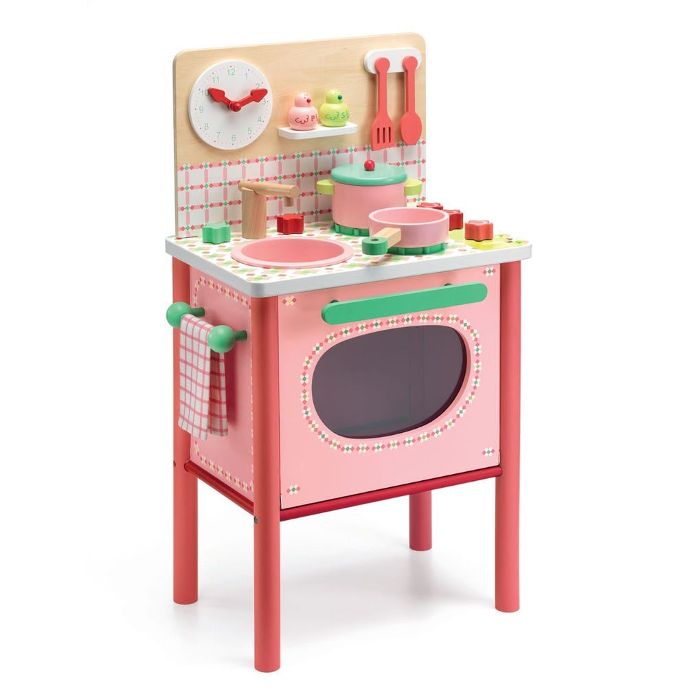 Role Play: Girly Cooker