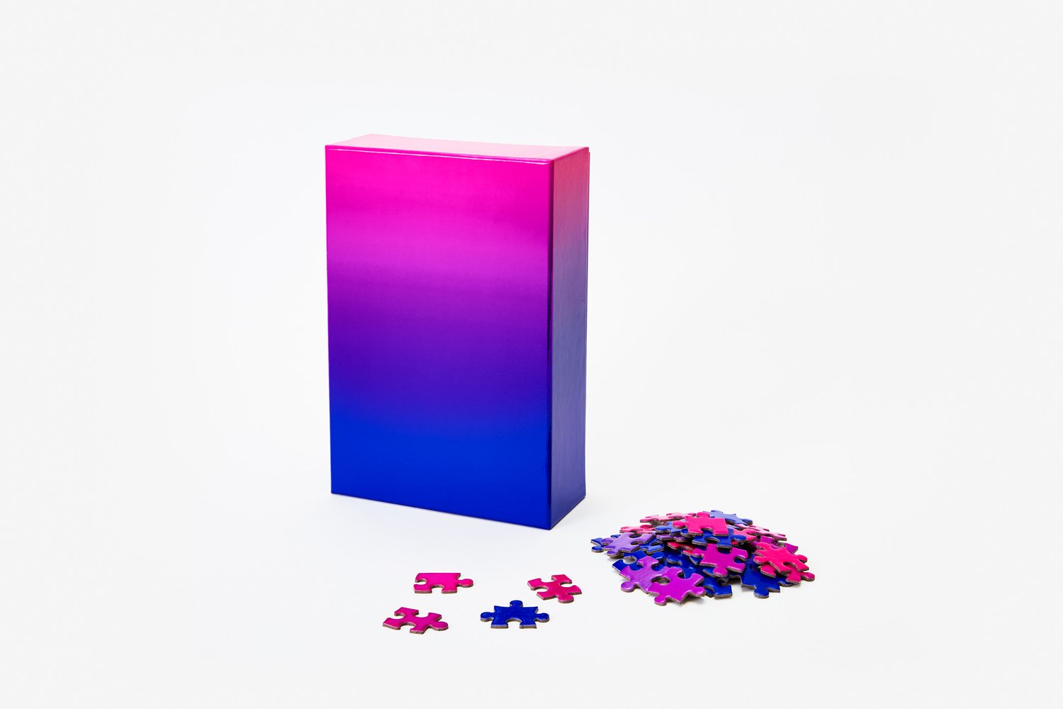 Gradient Puzzle - Blue/Pink (500 pc puzzle)